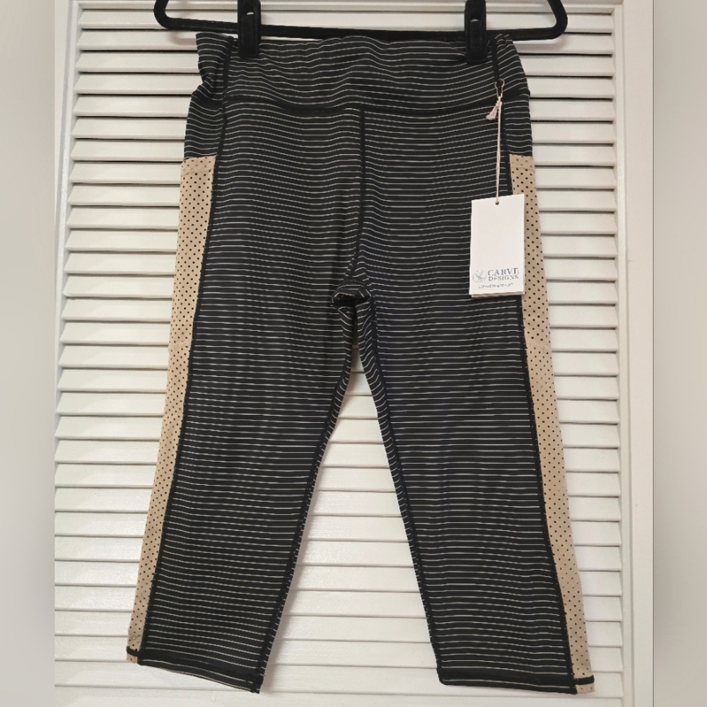 Carve Designs - (NWT) Black & Tan Athletic Workout Activewear Crop Leggings